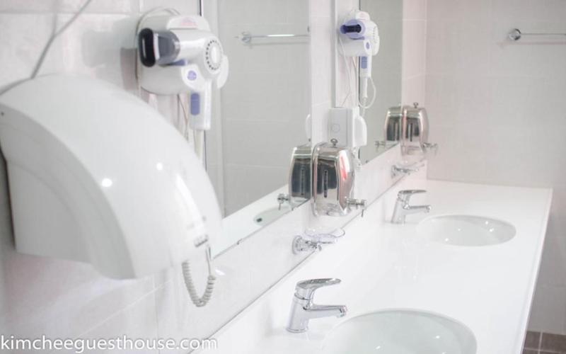 Kimchee Busan Downtown Guesthouse Екстер'єр фото