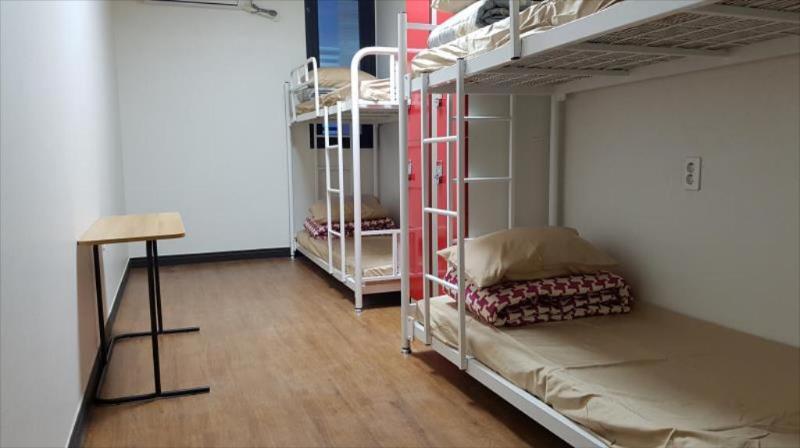 Kimchee Busan Downtown Guesthouse Екстер'єр фото